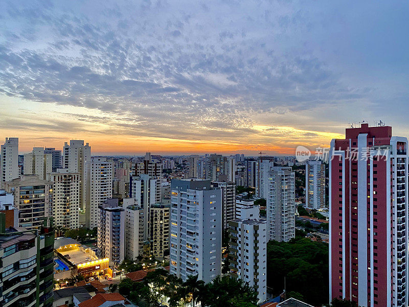 Wonder summer evening in São Paulo